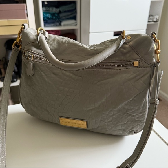 Marc By Marc Jacobs Designer Gray Amee Leather Crossbody Bag and Gold Hardware - Picture 12 of 13